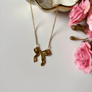 Elegant knot