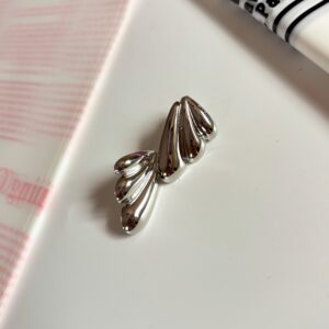 Main Character sliver Earring