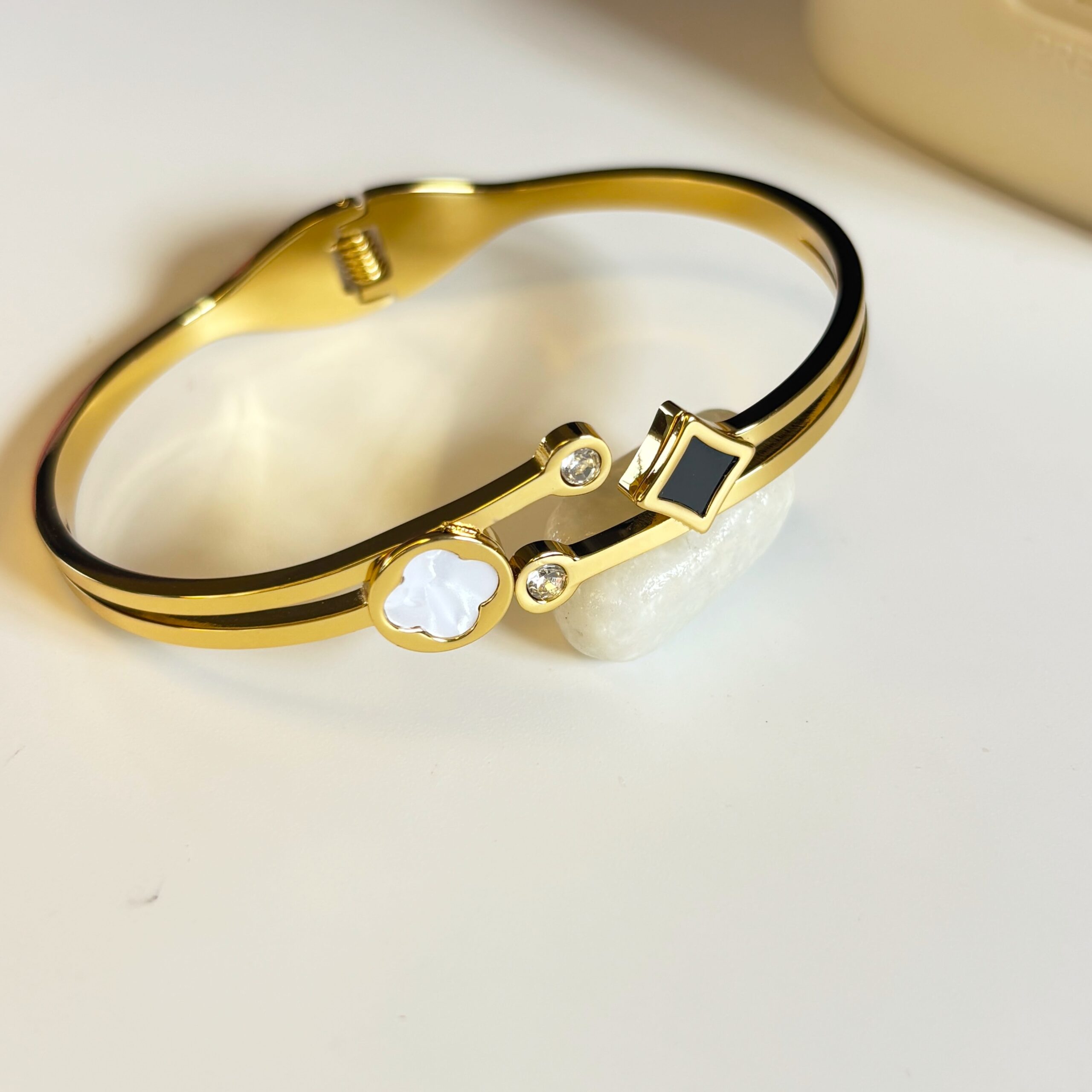 Clover design Bracelet