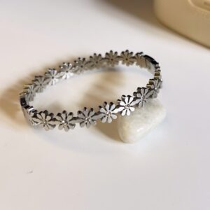 Floral Bracelet Silver