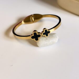 Minimal clover Bracelet (Thin wrist )